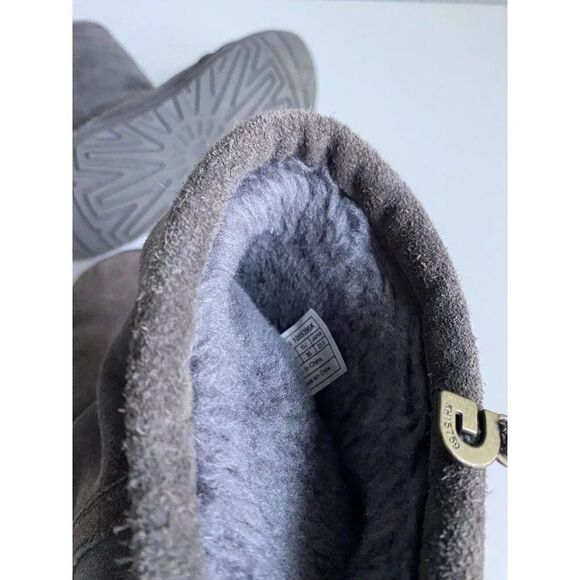 UGG Australia Larynn 1005396K Grey Suede Boots Girls Sz 5 Women’s 7 - Picture 10 of 10
